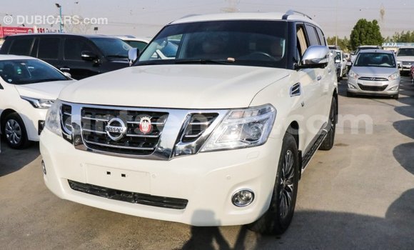 Acheter Import Voiture Nissan Patrol Blanc à Import - Dubai, Hhohho Acheter Import Voiture Nissan Patrol Blanc à Import - Dubai, Hhohho