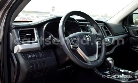 Buy Import Toyota Highlander Other Car in Import - Dubai in Hhohho Buy Import Toyota Highlander Other Car in Import - Dubai in Hhohho