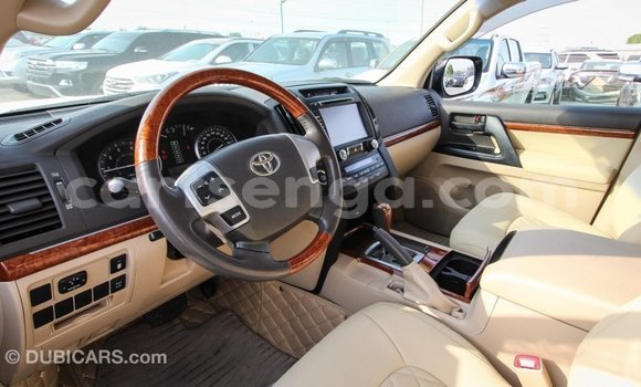 Buy Import Toyota Land Cruiser White Car in Import - Dubai in Hhohho Buy Import Toyota Land Cruiser White Car in Import - Dubai in Hhohho