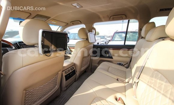 Buy Import Toyota Land Cruiser White Car in Import - Dubai in Hhohho Buy Import Toyota Land Cruiser White Car in Import - Dubai in Hhohho