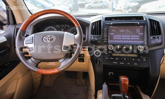 Buy Import Toyota Land Cruiser White Car in Import - Dubai in Hhohho Buy Import Toyota Land Cruiser White Car in Import - Dubai in Hhohho