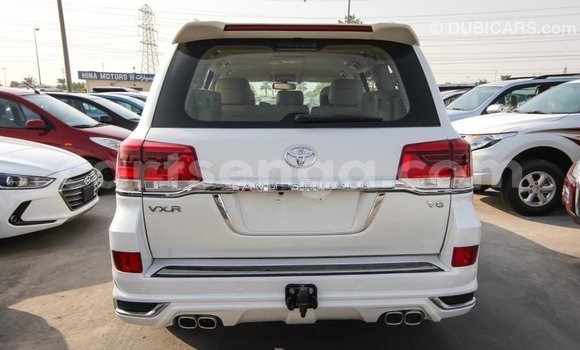 Buy Import Toyota Land Cruiser White Car in Import - Dubai in Hhohho Buy Import Toyota Land Cruiser White Car in Import - Dubai in Hhohho