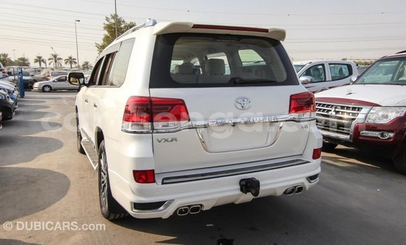 Buy Import Toyota Land Cruiser White Car in Import - Dubai in Hhohho Buy Import Toyota Land Cruiser White Car in Import - Dubai in Hhohho
