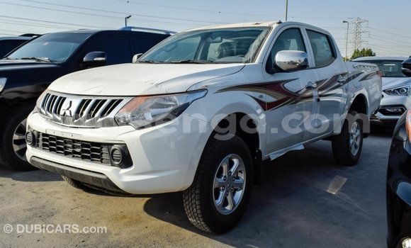 Buy Import Mitsubishi L200 White Car in Import - Dubai in Hhohho Buy Import Mitsubishi L200 White Car in Import - Dubai in Hhohho