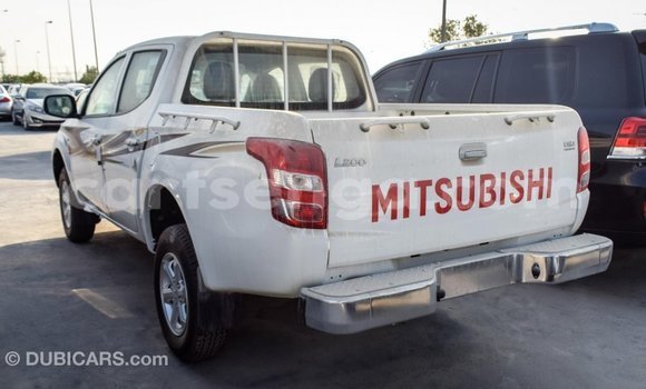 Buy Import Mitsubishi L200 White Car in Import - Dubai in Hhohho Buy Import Mitsubishi L200 White Car in Import - Dubai in Hhohho