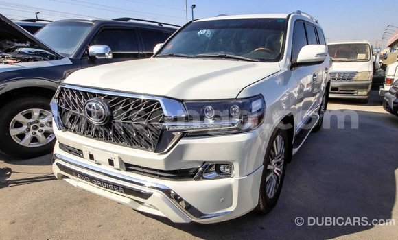 Buy Import Toyota Land Cruiser White Car in Import - Dubai in Hhohho Buy Import Toyota Land Cruiser White Car in Import - Dubai in Hhohho