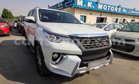 Buy Import Toyota Fortuner White Car in Import - Dubai in Hhohho Buy Import Toyota Fortuner White Car in Import - Dubai in Hhohho