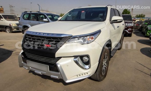 Buy Import Toyota Fortuner White Car in Import - Dubai in Hhohho Buy Import Toyota Fortuner White Car in Import - Dubai in Hhohho