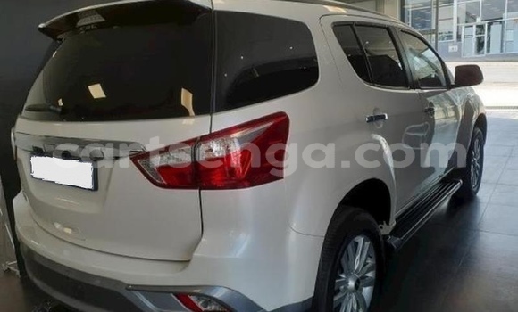 Buy Used Isuzu MU-X Silver Car in Big Bend in Lubombo District Buy Used Isuzu MU-X Silver Car in Big Bend in Lubombo District