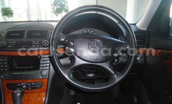Acheter Occasion Voiture Mercedes‒Benz E–Class Gris à Ezulwini, Hhohho Acheter Occasion Voiture Mercedes‒Benz E–Class Gris à Ezulwini, Hhohho