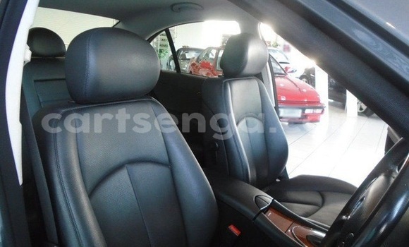 Acheter Occasion Voiture Mercedes‒Benz E–Class Gris à Ezulwini, Hhohho Acheter Occasion Voiture Mercedes‒Benz E–Class Gris à Ezulwini, Hhohho