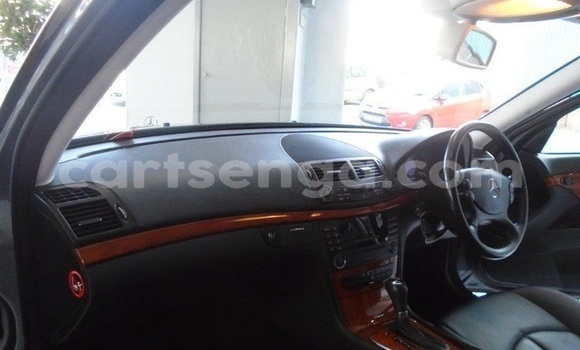 Acheter Occasion Voiture Mercedes‒Benz E–Class Gris à Ezulwini, Hhohho Acheter Occasion Voiture Mercedes‒Benz E–Class Gris à Ezulwini, Hhohho