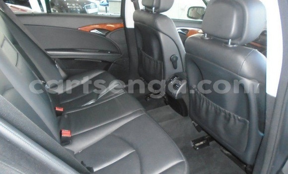 Acheter Occasion Voiture Mercedes‒Benz E–Class Gris à Ezulwini, Hhohho Acheter Occasion Voiture Mercedes‒Benz E–Class Gris à Ezulwini, Hhohho
