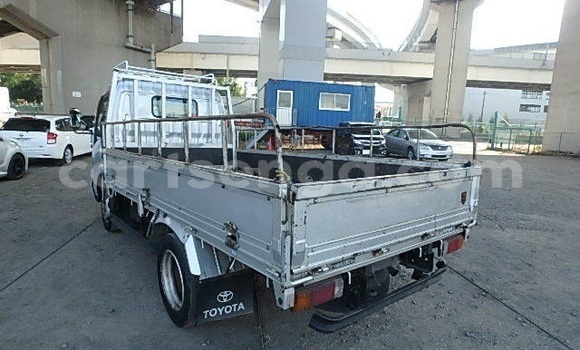 Nunua Ilio tumika Toyota Dyna Silver Gari ndani ya Hluti nchini Wilaya ya Shiselweni Nunua Ilio tumika Toyota Dyna Silver Gari ndani ya Hluti nchini Wilaya ya Shiselweni