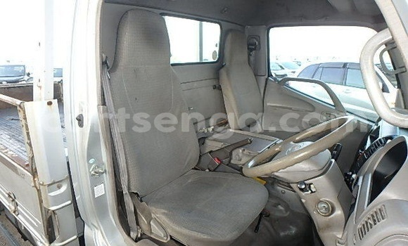 Nunua Ilio tumika Toyota Dyna Silver Gari ndani ya Hluti nchini Wilaya ya Shiselweni Nunua Ilio tumika Toyota Dyna Silver Gari ndani ya Hluti nchini Wilaya ya Shiselweni