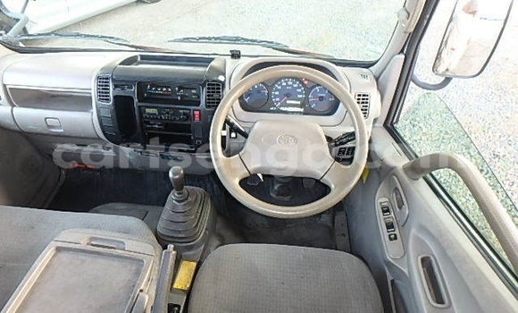 Nunua Ilio tumika Toyota Dyna Silver Gari ndani ya Hluti nchini Wilaya ya Shiselweni Nunua Ilio tumika Toyota Dyna Silver Gari ndani ya Hluti nchini Wilaya ya Shiselweni