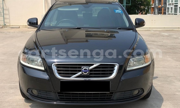 Buy Used Volvo V40 Black Car in Hlatikulu in Shiselweni District Buy Used Volvo V40 Black Car in Hlatikulu in Shiselweni District