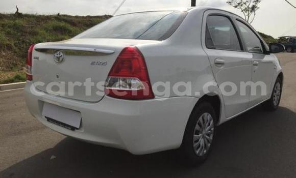 Acheter Occasion Voiture Toyota Etios Blanc à Mbabane, Manzini Acheter Occasion Voiture Toyota Etios Blanc à Mbabane, Manzini