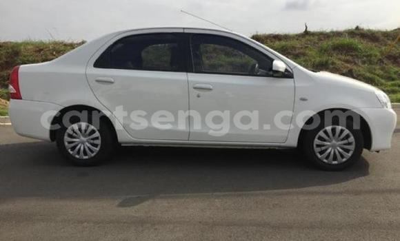 Acheter Occasion Voiture Toyota Etios Blanc à Mbabane, Manzini Acheter Occasion Voiture Toyota Etios Blanc à Mbabane, Manzini