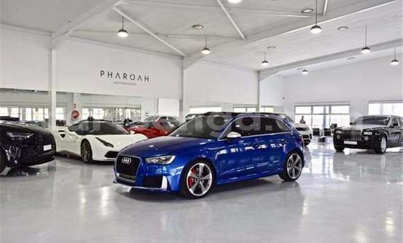 Nunua Ilio tumika Audi RS3 Blue Gari ndani ya Hlatikulu nchini Wilaya ya Shiselweni Nunua Ilio tumika Audi RS3 Blue Gari ndani ya Hlatikulu nchini Wilaya ya Shiselweni