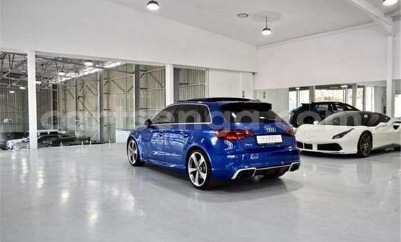 Nunua Ilio tumika Audi RS3 Blue Gari ndani ya Hlatikulu nchini Wilaya ya Shiselweni Nunua Ilio tumika Audi RS3 Blue Gari ndani ya Hlatikulu nchini Wilaya ya Shiselweni