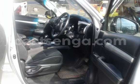 Nunua Ilio tumika Toyota Hilux Silver Gari ndani ya Hlatikulu nchini Wilaya ya Shiselweni Nunua Ilio tumika Toyota Hilux Silver Gari ndani ya Hlatikulu nchini Wilaya ya Shiselweni