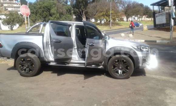 Nunua Ilio tumika Toyota Hilux Silver Gari ndani ya Hlatikulu nchini Wilaya ya Shiselweni Nunua Ilio tumika Toyota Hilux Silver Gari ndani ya Hlatikulu nchini Wilaya ya Shiselweni