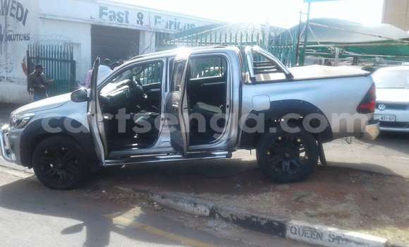 Nunua Ilio tumika Toyota Hilux Silver Gari ndani ya Hlatikulu nchini Wilaya ya Shiselweni Nunua Ilio tumika Toyota Hilux Silver Gari ndani ya Hlatikulu nchini Wilaya ya Shiselweni