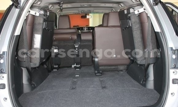 Nunua Ilio tumika Toyota Fortuner Silver Gari ndani ya Ezulwini nchini Hhohho Nunua Ilio tumika Toyota Fortuner Silver Gari ndani ya Ezulwini nchini Hhohho