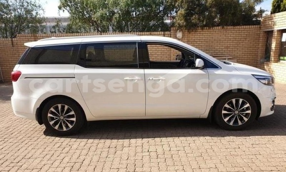 Buy Used Kia Sedona White Car in Big Bend in Lubombo District Buy Used Kia Sedona White Car in Big Bend in Lubombo District