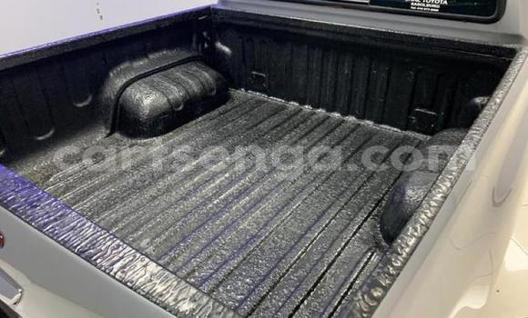 Nunua Ilio tumika Toyota Hilux Silver Gari ndani ya Manzini nchini Manzini Nunua Ilio tumika Toyota Hilux Silver Gari ndani ya Manzini nchini Manzini