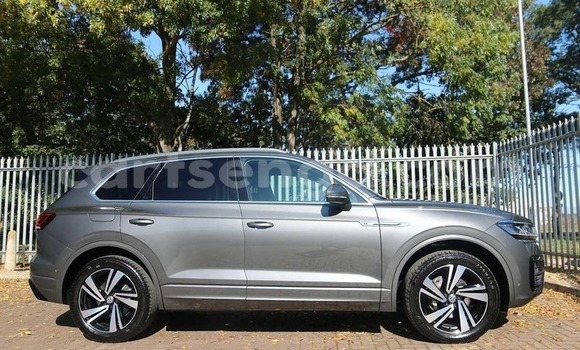Buy Used Volkswagen Touareg Silver Car in Mhlume in Lubombo District Buy Used Volkswagen Touareg Silver Car in Mhlume in Lubombo District