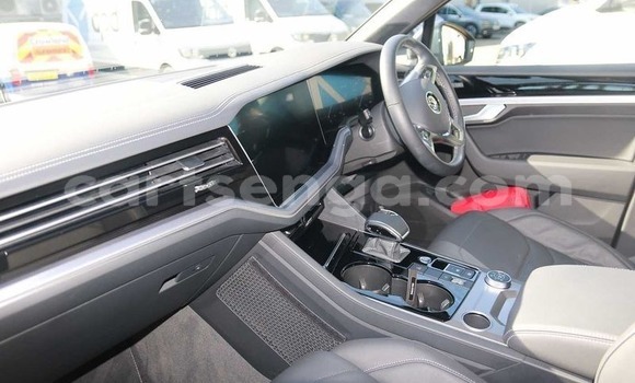 Buy Used Volkswagen Touareg Silver Car in Mhlume in Lubombo District Buy Used Volkswagen Touareg Silver Car in Mhlume in Lubombo District