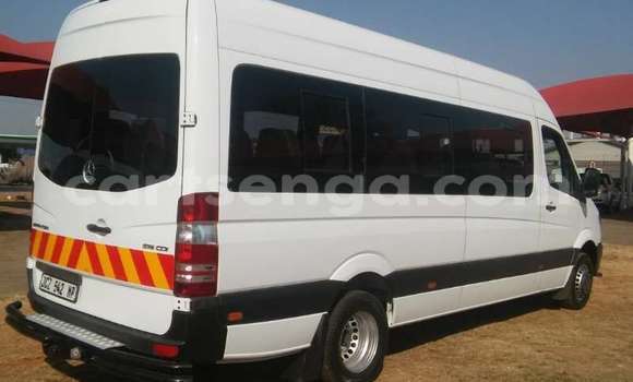 Buy Used Mercedes Viano White Car in Mbabane in Manzini Buy Used Mercedes Viano White Car in Mbabane in Manzini