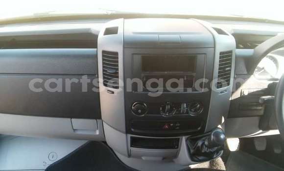 Buy Used Mercedes Viano White Car in Mbabane in Manzini Buy Used Mercedes Viano White Car in Mbabane in Manzini