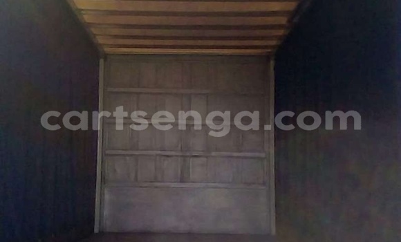 Nunua Ilio tumika Nissan UD White Lori ndani ya Mbabane nchini Manzini Nunua Ilio tumika Nissan UD White Lori ndani ya Mbabane nchini Manzini