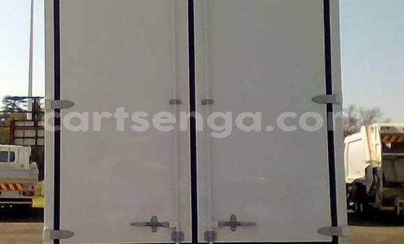 Nunua Ilio tumika Nissan UD White Lori ndani ya Mbabane nchini Manzini Nunua Ilio tumika Nissan UD White Lori ndani ya Mbabane nchini Manzini