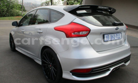 Acheter Occasion Voiture Ford Focus ST Gris à Ezulwini, Hhohho Acheter Occasion Voiture Ford Focus ST Gris à Ezulwini, Hhohho