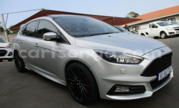 Acheter Occasion Voiture Ford Focus ST Gris à Ezulwini, Hhohho Acheter Occasion Voiture Ford Focus ST Gris à Ezulwini, Hhohho
