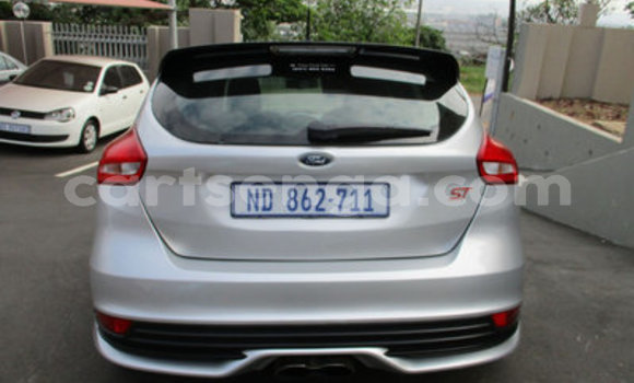 Acheter Occasion Voiture Ford Focus ST Gris à Ezulwini, Hhohho Acheter Occasion Voiture Ford Focus ST Gris à Ezulwini, Hhohho