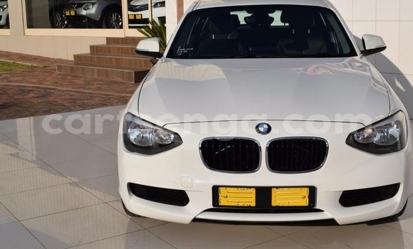 Nunua Ilio tumika BMW 1–Series White Gari ndani ya Ezulwini nchini Hhohho Nunua Ilio tumika BMW 1–Series White Gari ndani ya Ezulwini nchini Hhohho