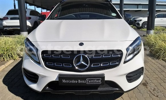 Acheter Occasion Voiture Mercedes‒Benz GLA-klasse Rouge à Mbabane, Manzini Acheter Occasion Voiture Mercedes‒Benz GLA-klasse Rouge à Mbabane, Manzini
