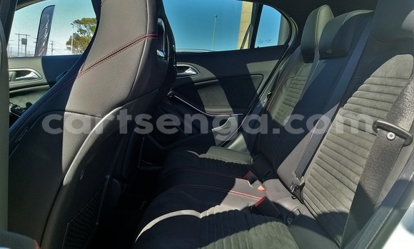 Acheter Occasion Voiture Mercedes‒Benz GLA-klasse Rouge à Mbabane, Manzini Acheter Occasion Voiture Mercedes‒Benz GLA-klasse Rouge à Mbabane, Manzini