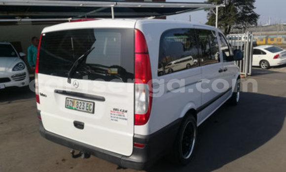 Acheter Occasion Voiture Mercedes‒Benz Vito Blanc à Hlatikulu, Shiselweni District Acheter Occasion Voiture Mercedes‒Benz Vito Blanc à Hlatikulu, Shiselweni District
