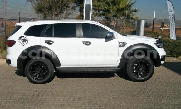 Acheter Occasion Voiture Ford Everest Blanc à Mbabane, Manzini Acheter Occasion Voiture Ford Everest Blanc à Mbabane, Manzini