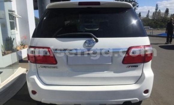 Acheter Occasion Voiture Toyota Fortuner Blanc à Mbabane, Manzini Acheter Occasion Voiture Toyota Fortuner Blanc à Mbabane, Manzini