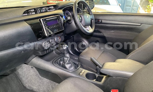 Nunua Ilio tumika Toyota Hilux White Gari ndani ya Big Bend nchini Lubombo Nunua Ilio tumika Toyota Hilux White Gari ndani ya Big Bend nchini Lubombo