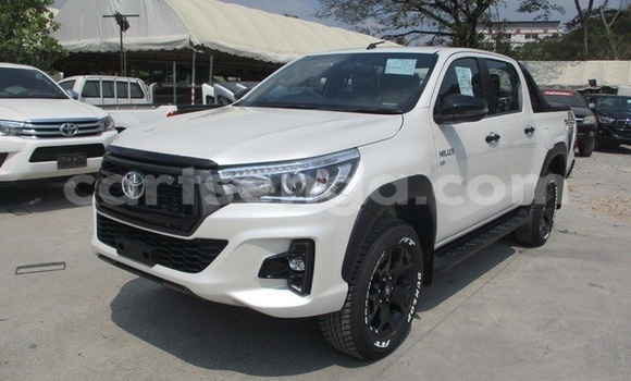 Buy Used Toyota Hilux White Car in Ezulwini in Hhohho Buy Used Toyota Hilux White Car in Ezulwini in Hhohho