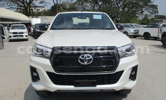 Buy Used Toyota Hilux White Car in Ezulwini in Hhohho Buy Used Toyota Hilux White Car in Ezulwini in Hhohho