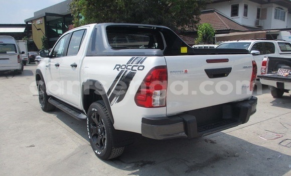 Buy Used Toyota Hilux White Car in Ezulwini in Hhohho Buy Used Toyota Hilux White Car in Ezulwini in Hhohho